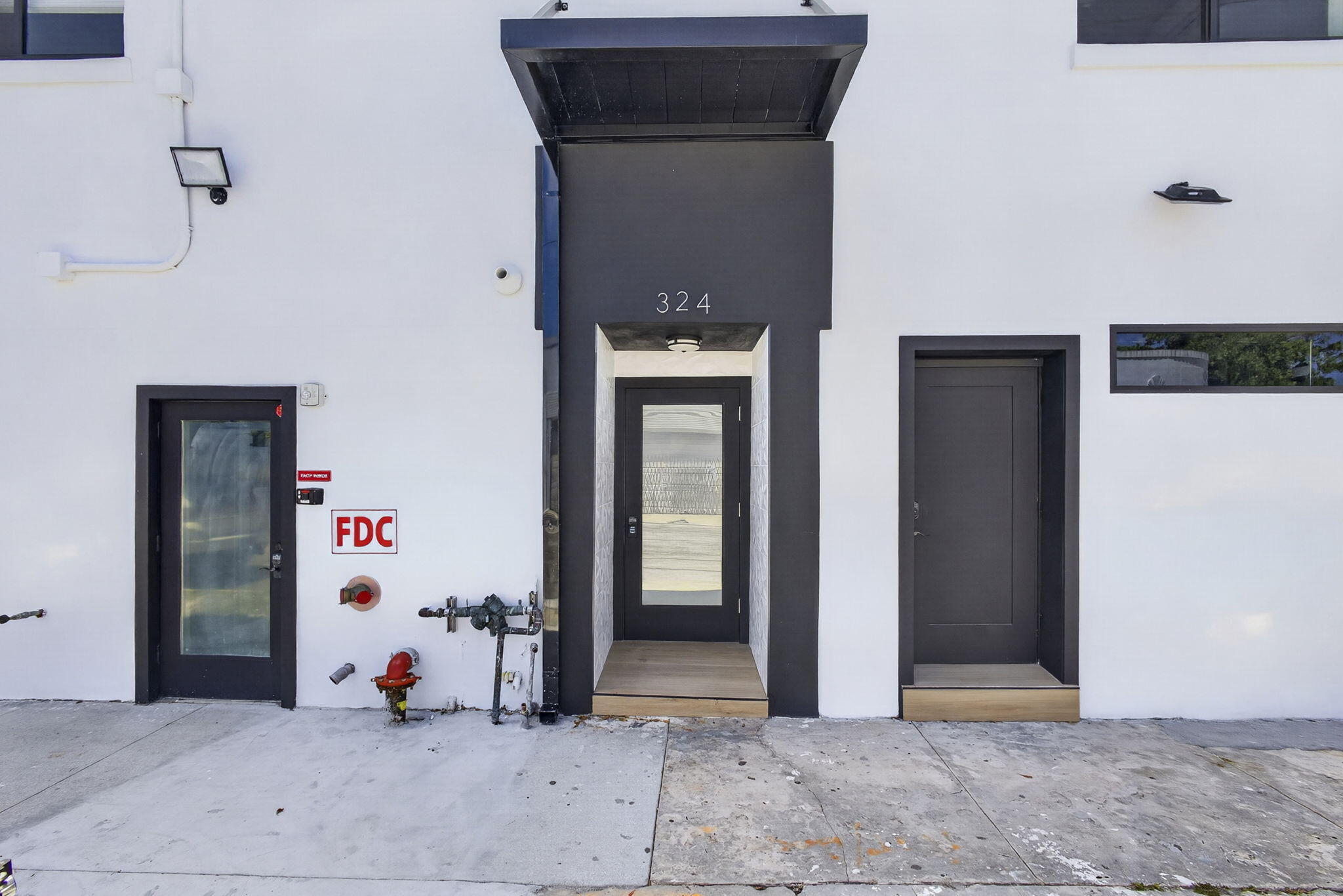 2032 N Dixie Highway 5