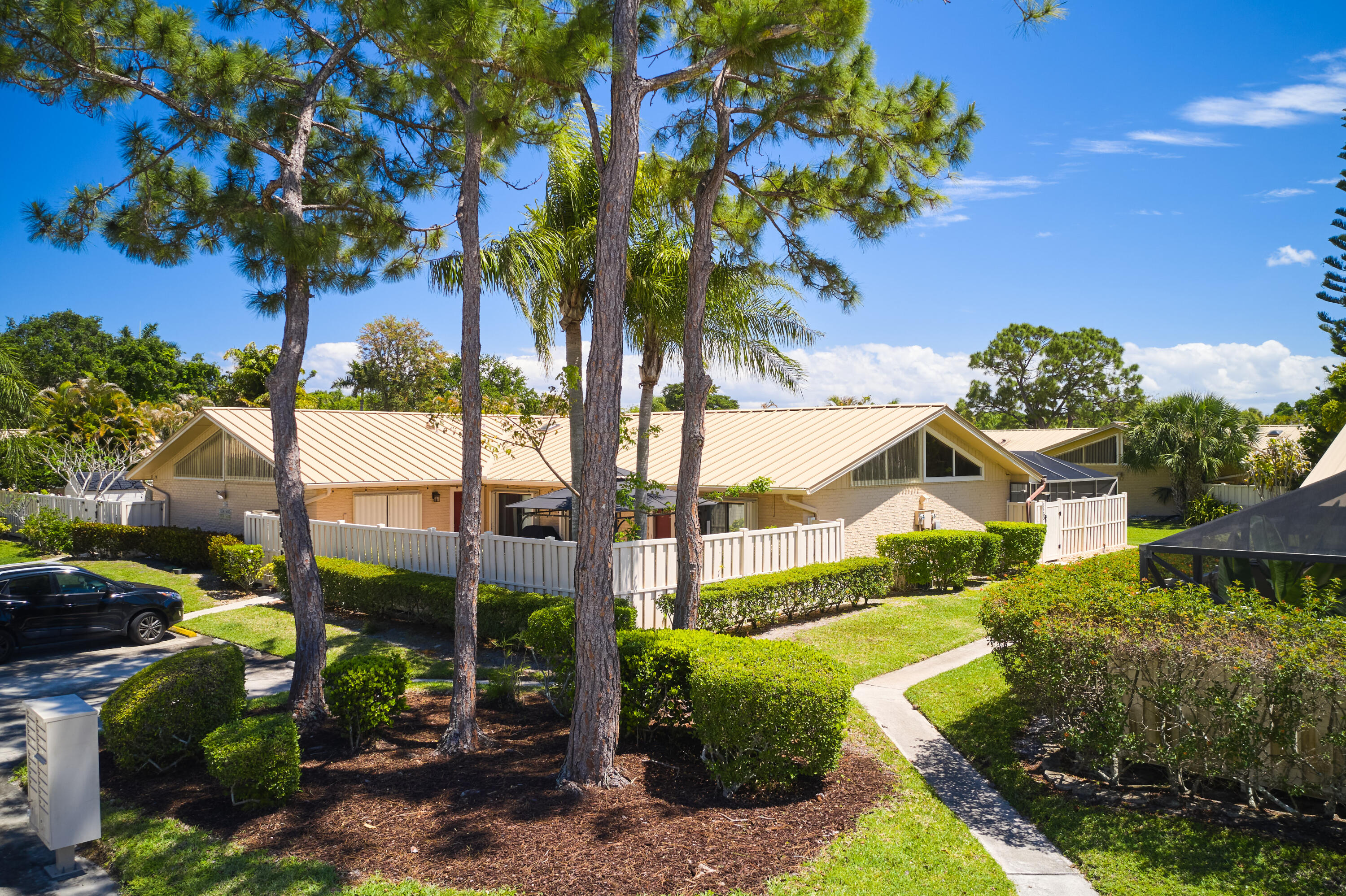 5532 Golden Eagle Circle