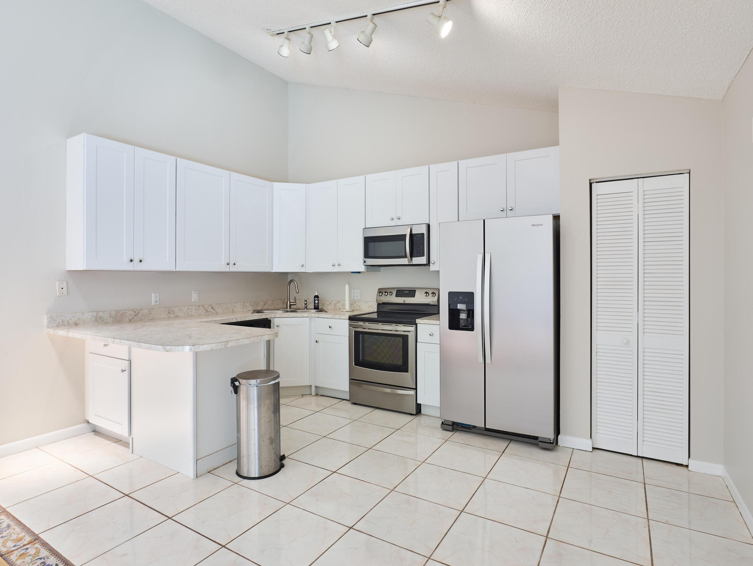 5532 Golden Eagle Circle