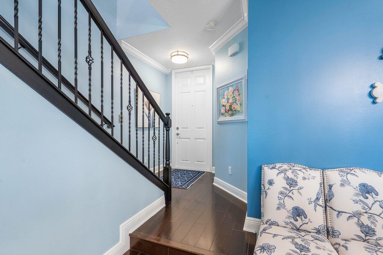 3146 Waterside Circle