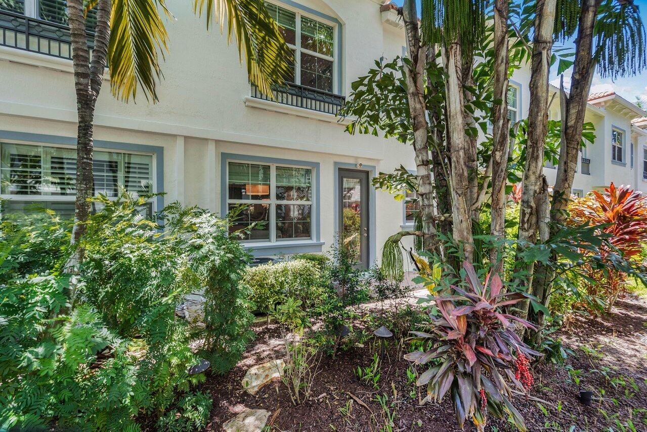 3146 Waterside Circle