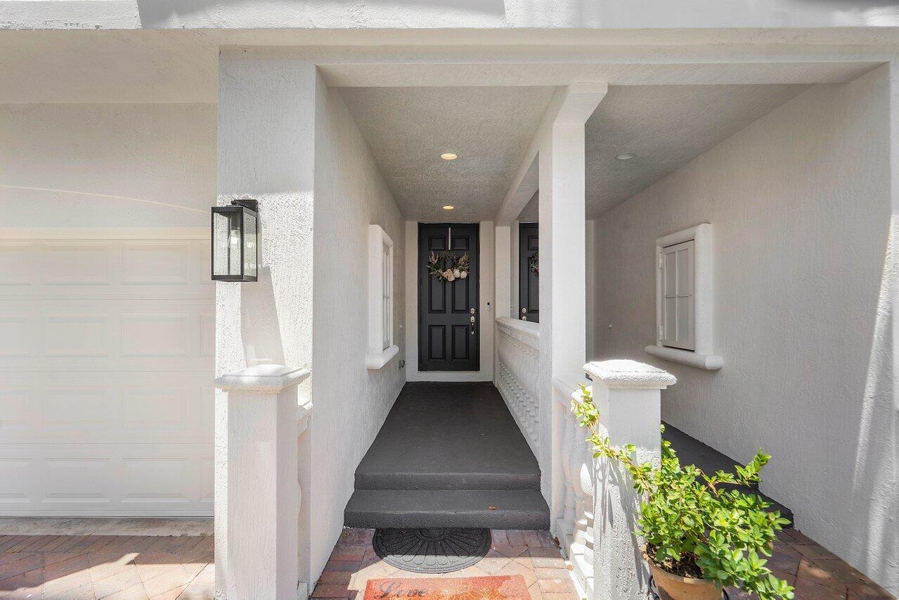 3146 Waterside Circle