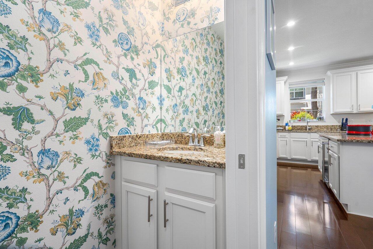 3146 Waterside Circle