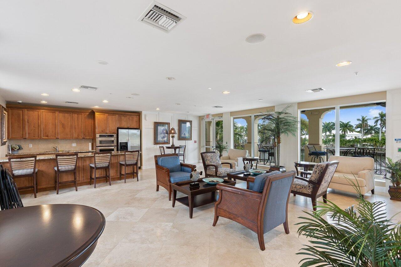 3146 Waterside Circle