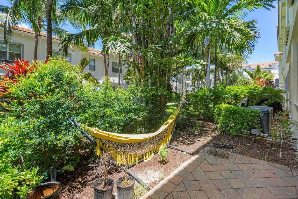 3146 Waterside Circle