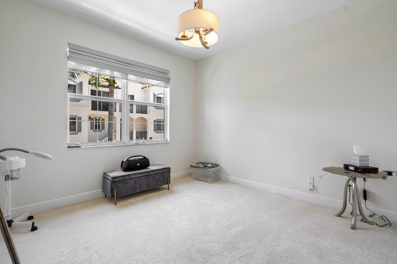 3146 Waterside Circle