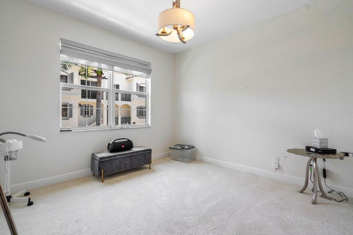 3146 Waterside Circle