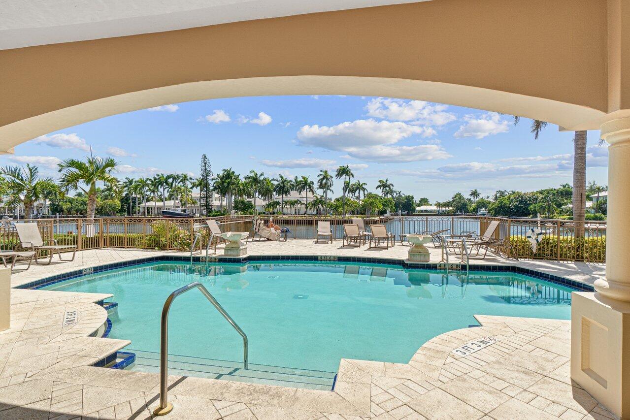 3146 Waterside Circle