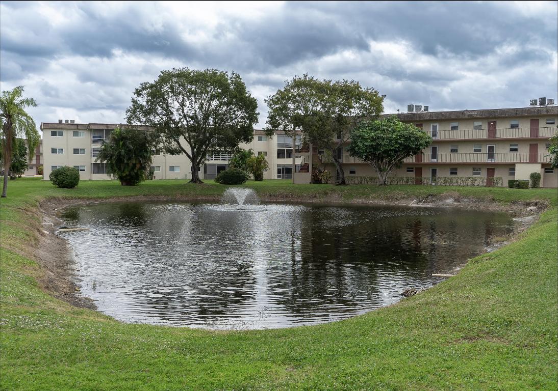 715 Lori Drive Unit: 205