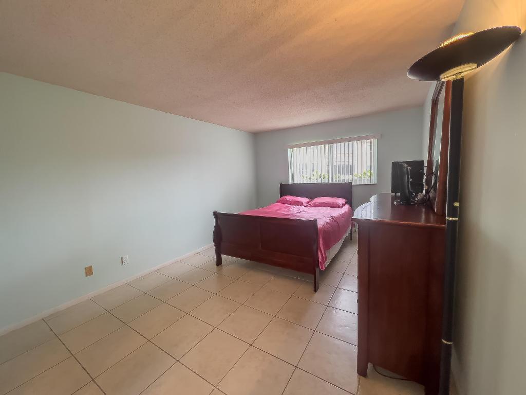 715 Lori Drive Unit: 205