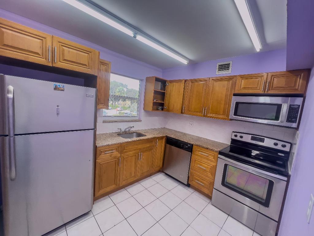 715 Lori Drive Unit: 205