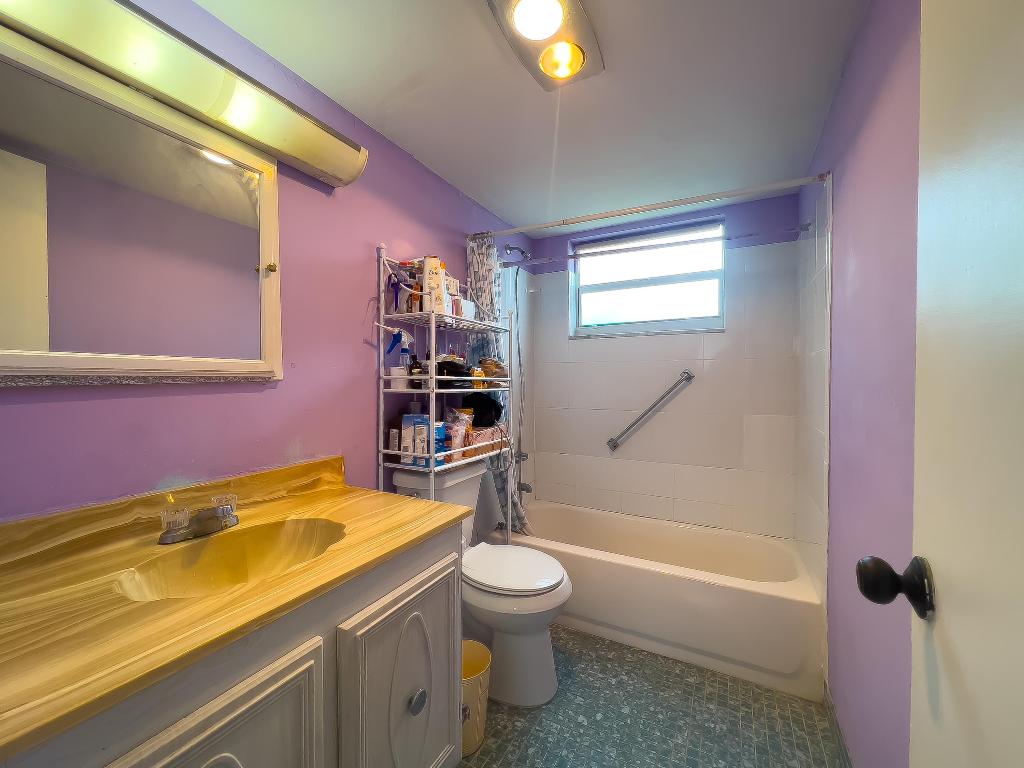 715 Lori Drive Unit: 205