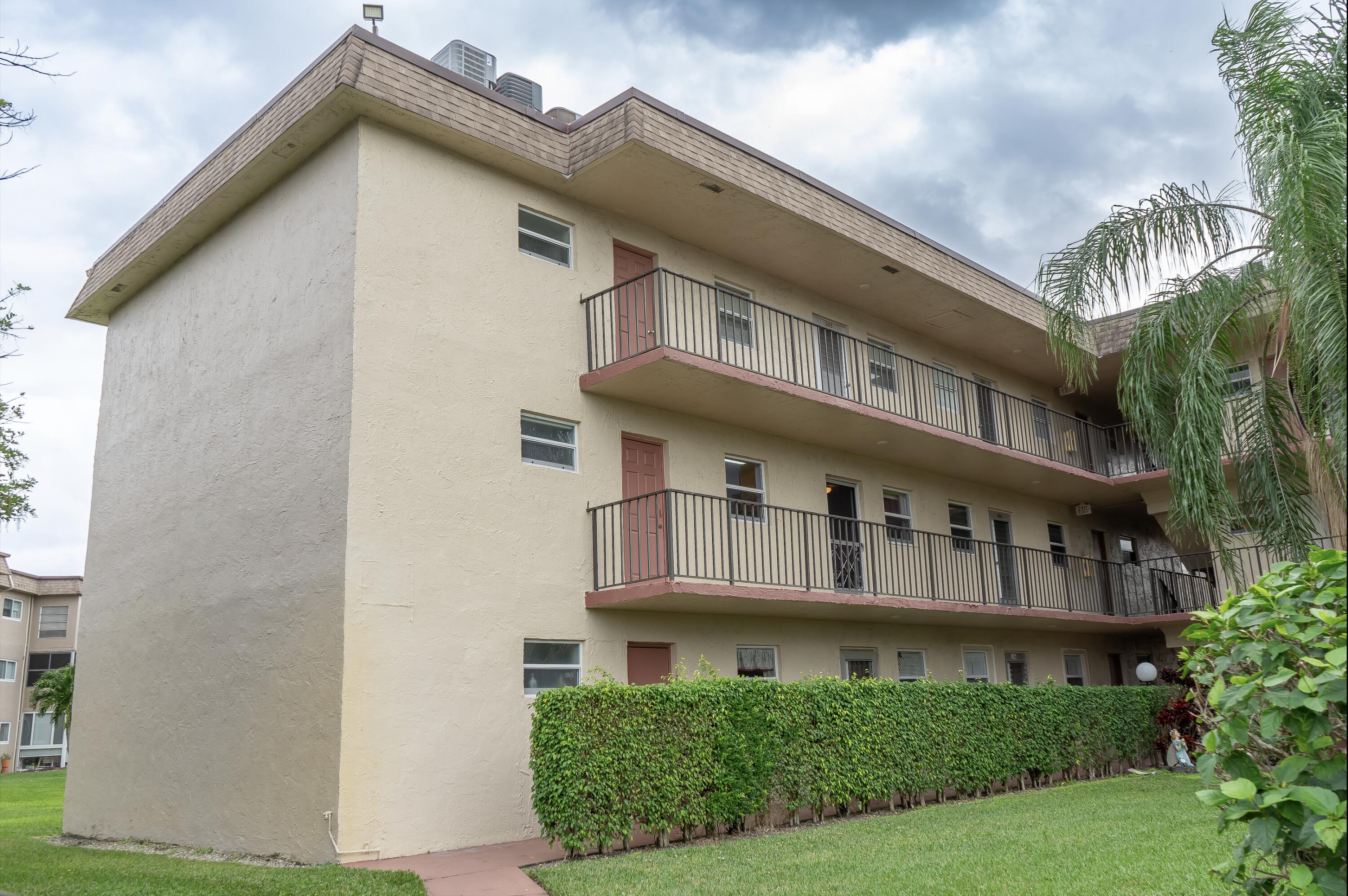 715 Lori Drive Unit: 205