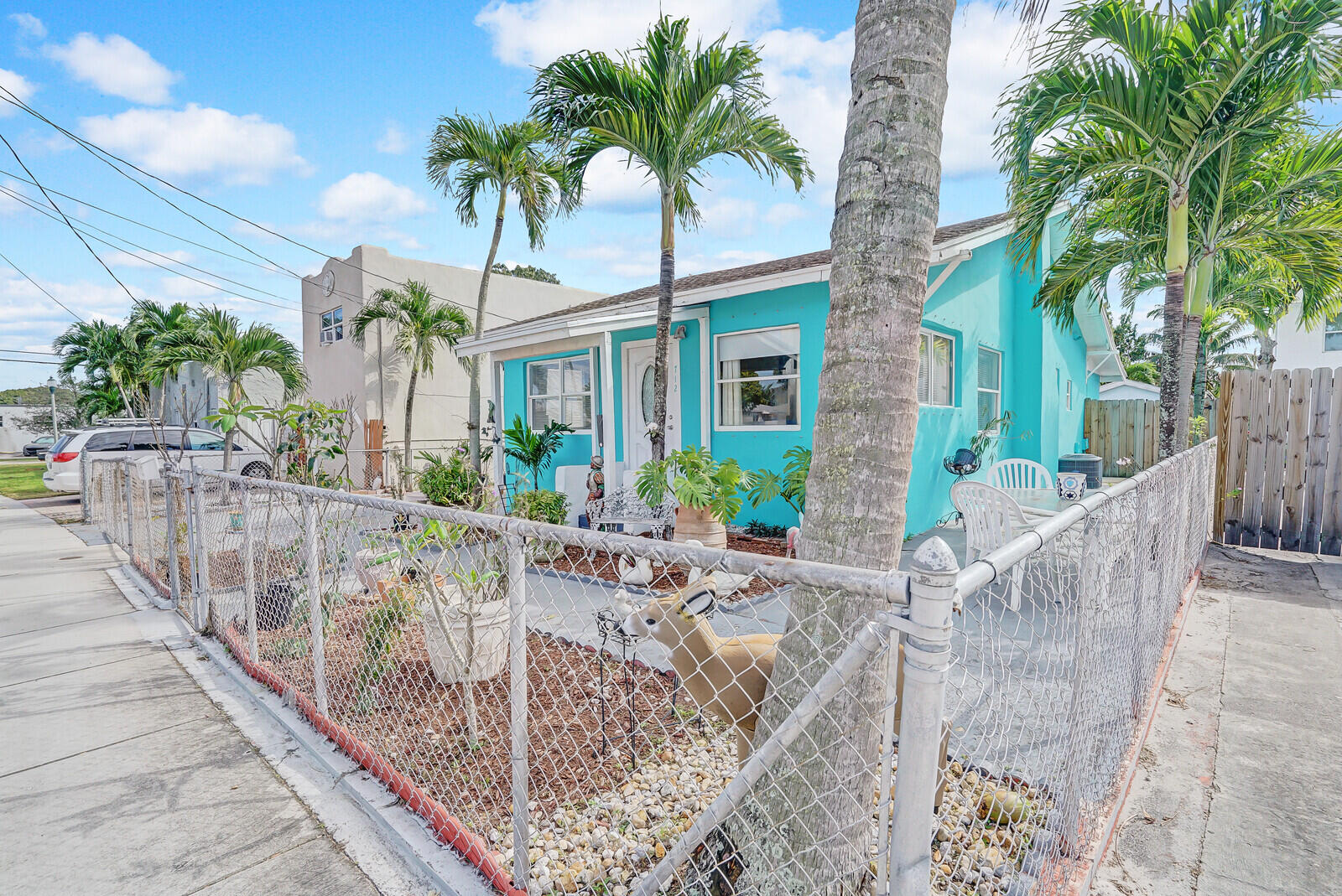 712 Nottingham Boulevard