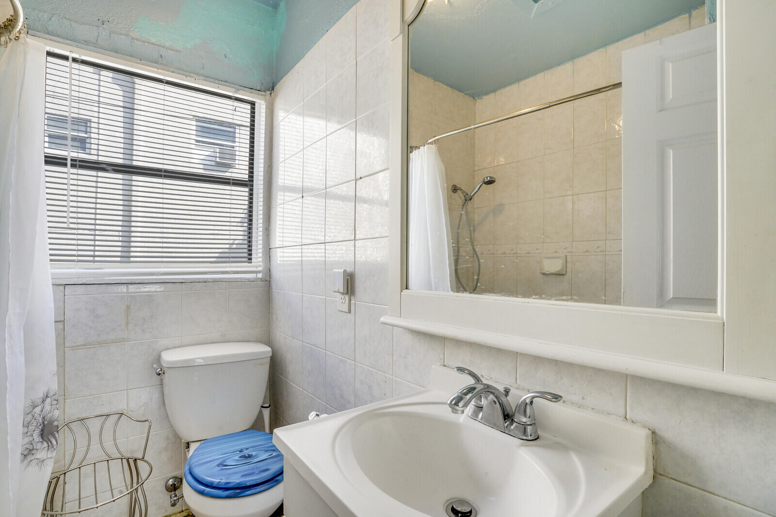 712 Nottingham Boulevard