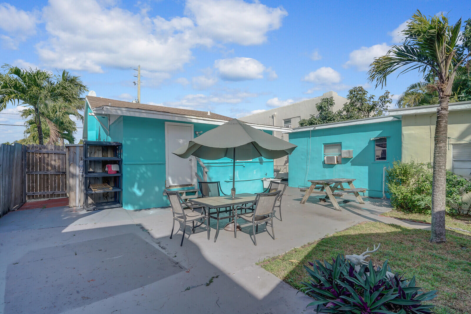 712 Nottingham Boulevard