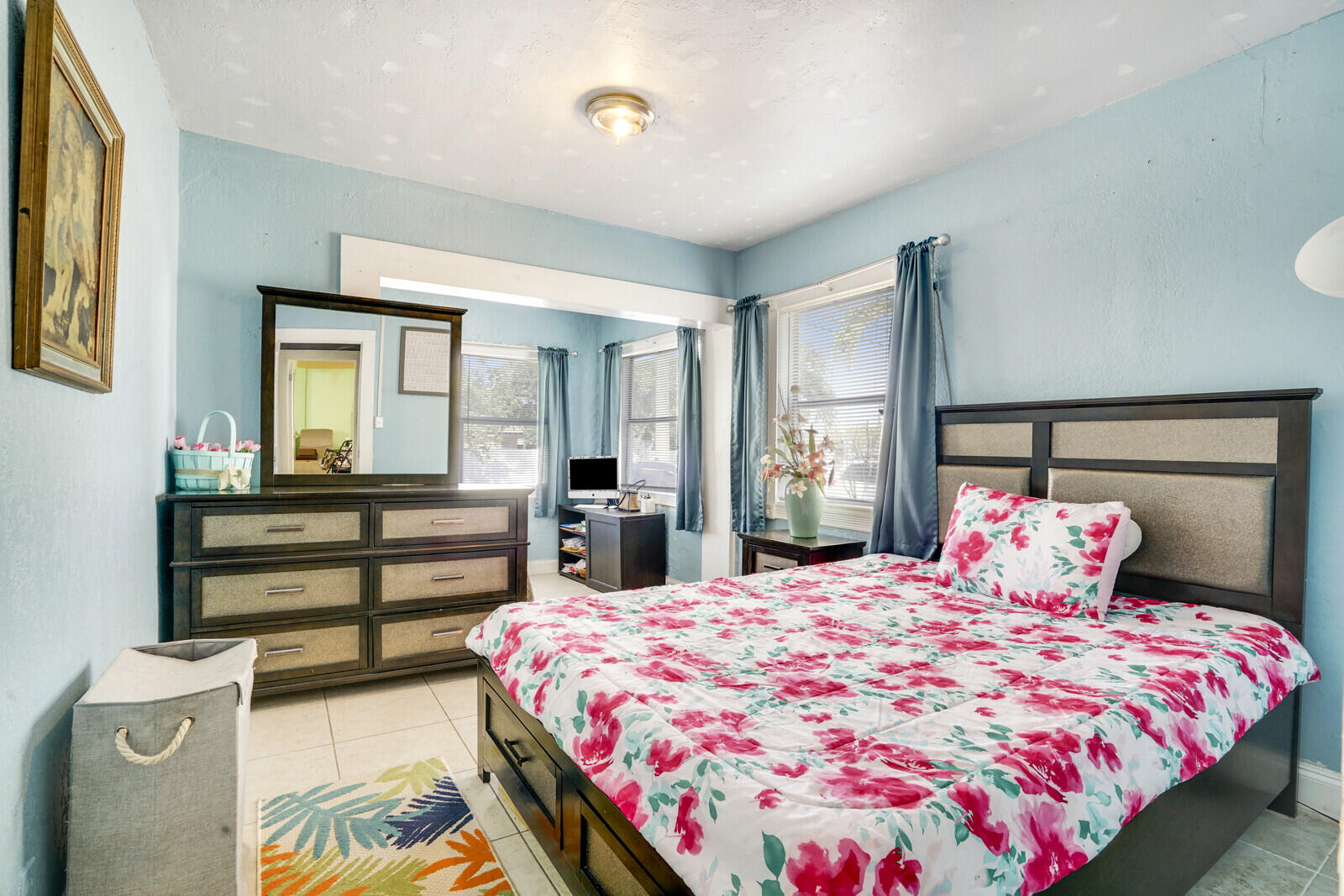 712 Nottingham Boulevard