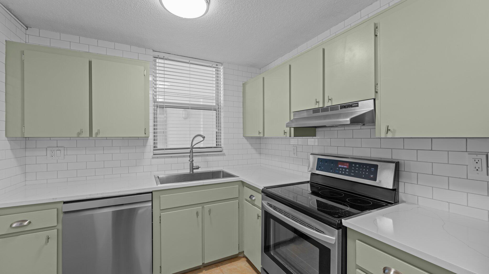 917 N Flagler Drive 309