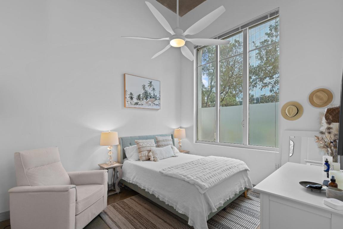 300 S Australian Avenue 105