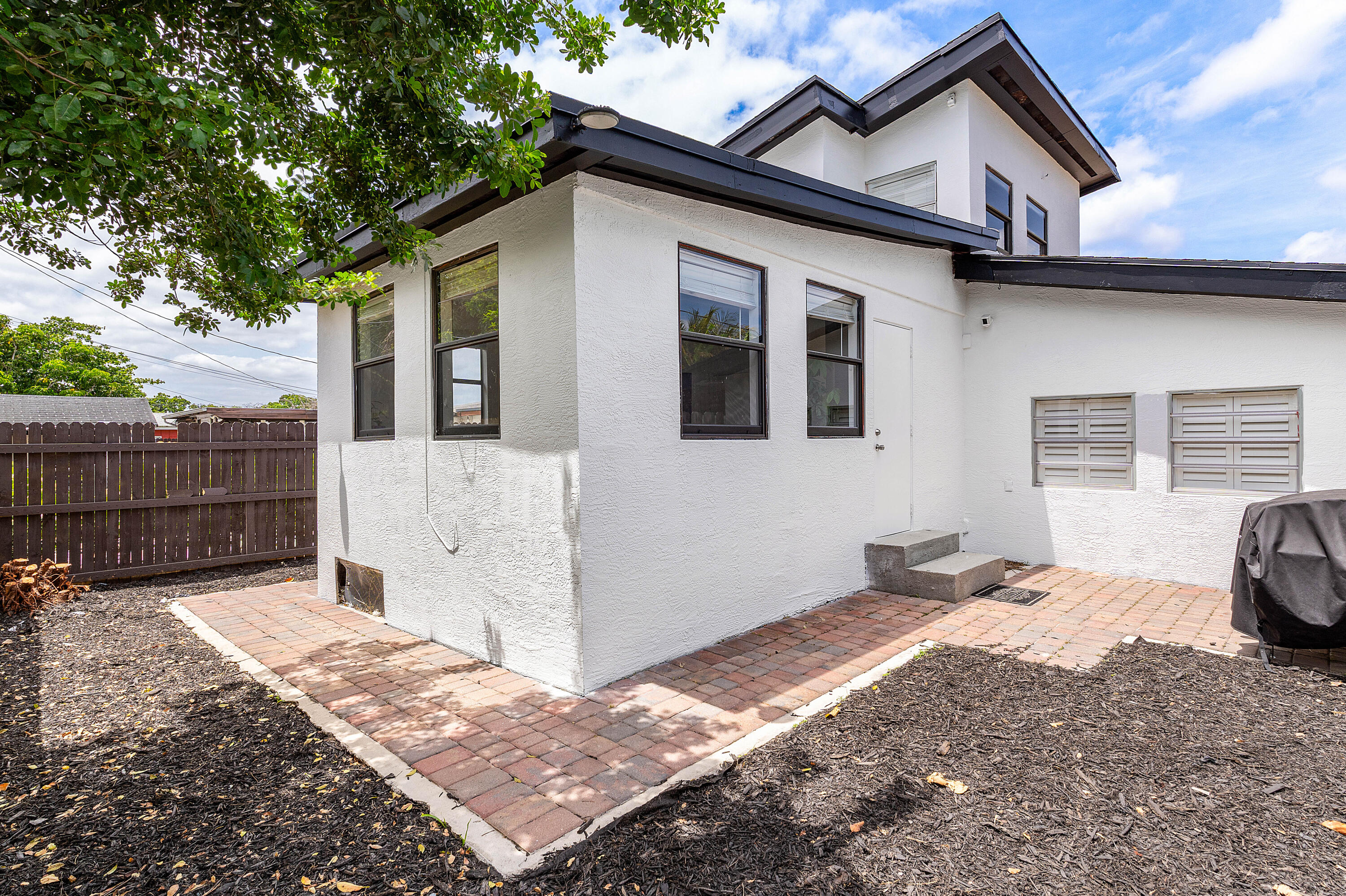 4292 Winchester Ln Lane