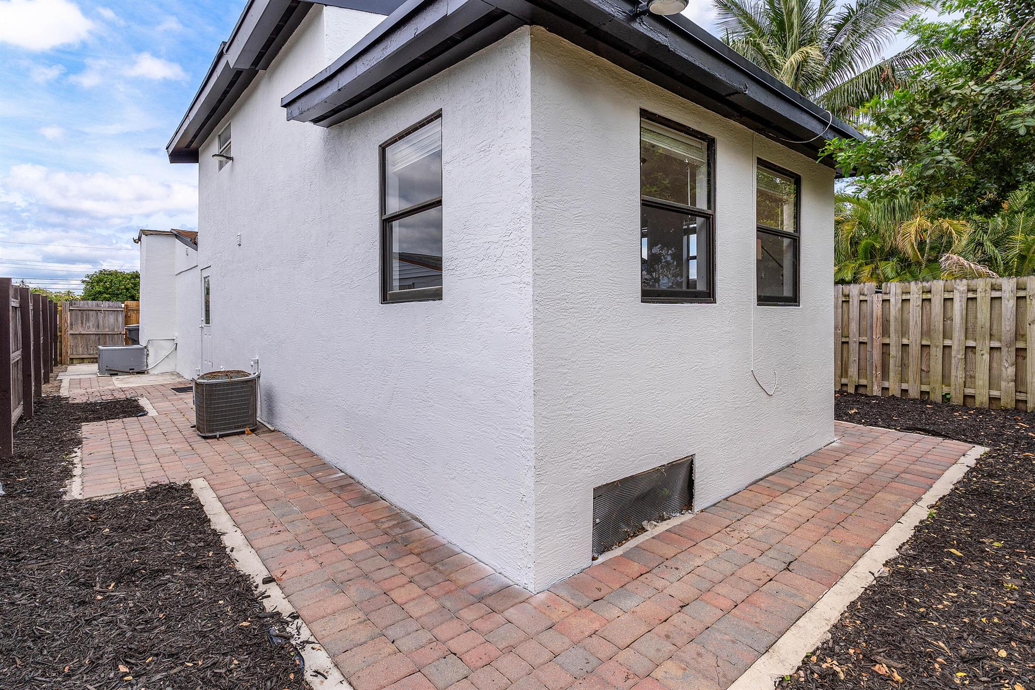 4292 Winchester Ln Lane