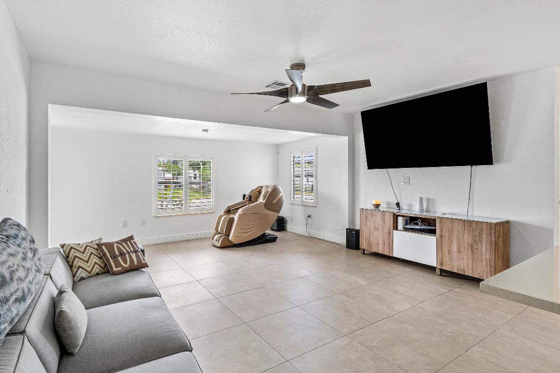 4292 Winchester Ln Lane