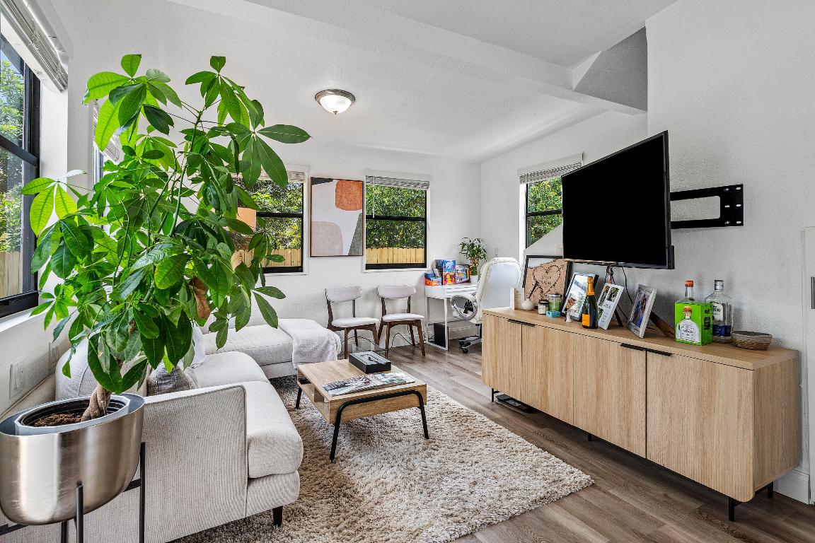 4292 Winchester Ln Lane