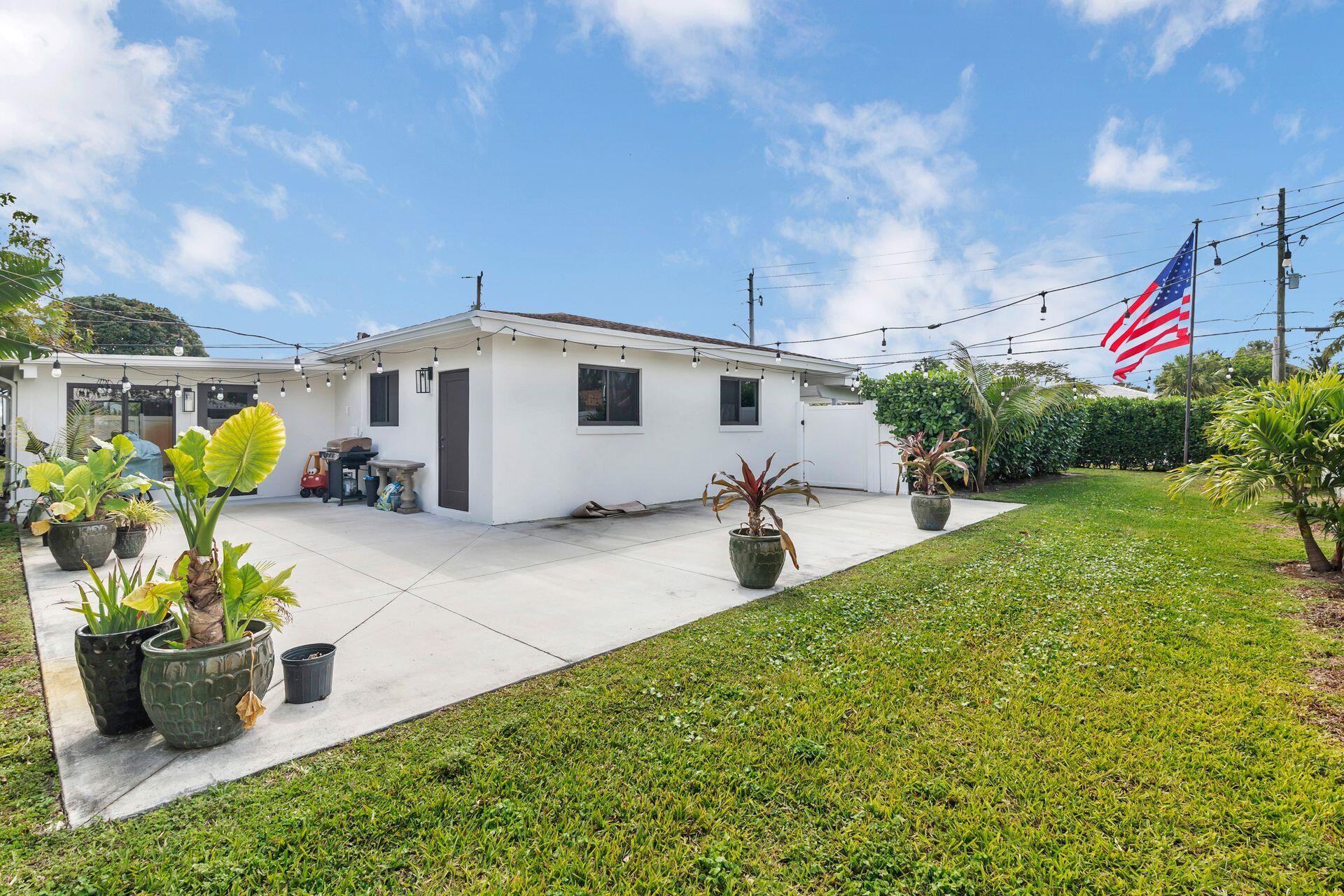 7700 Pine Tree Lane