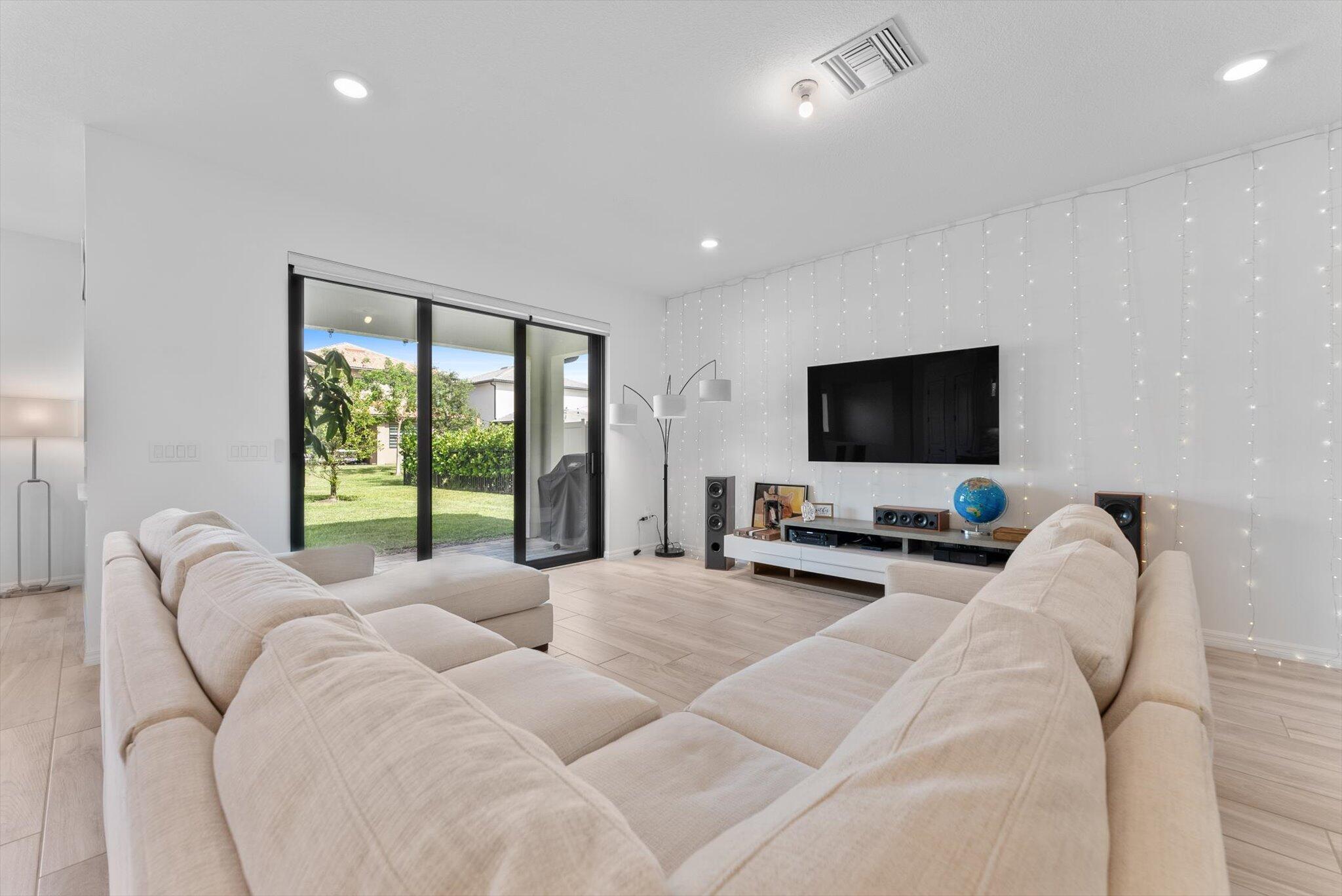 4757 Roldan Court