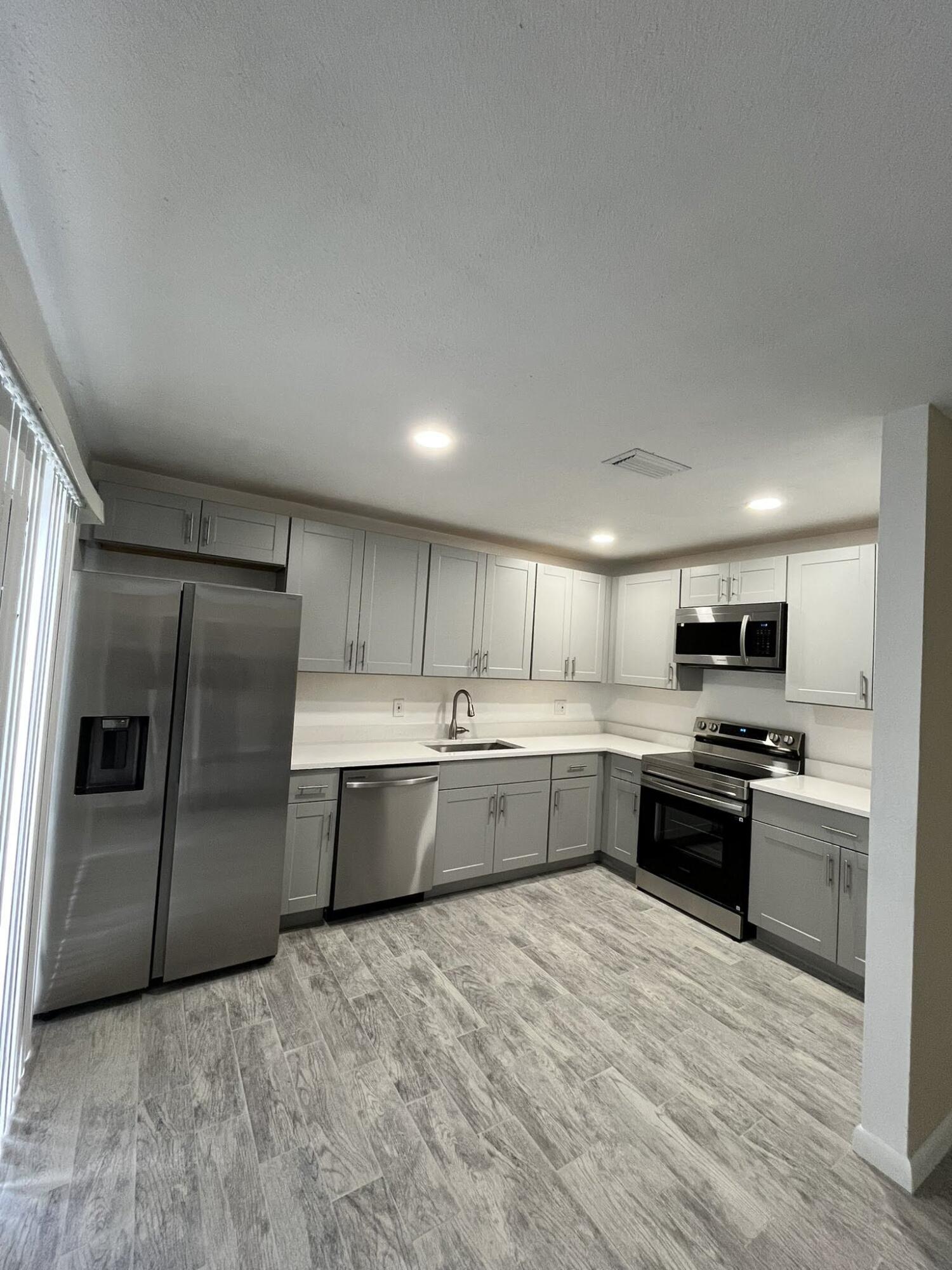 1905 N Congress Avenue