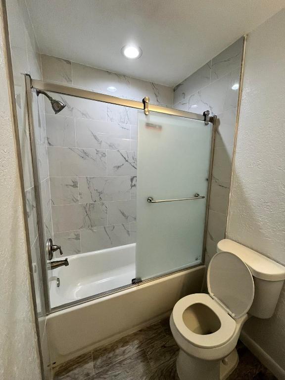 1905 N Congress Avenue