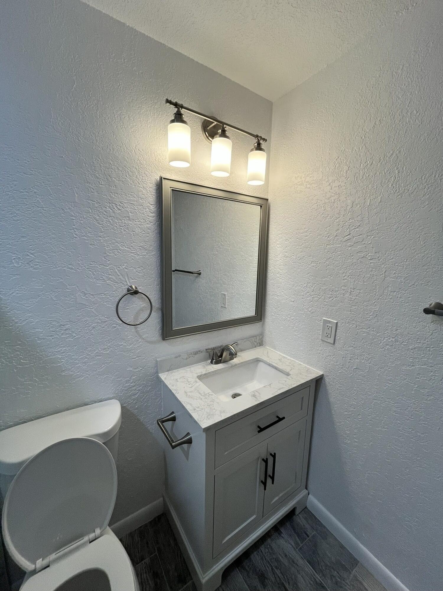 1905 N Congress Avenue