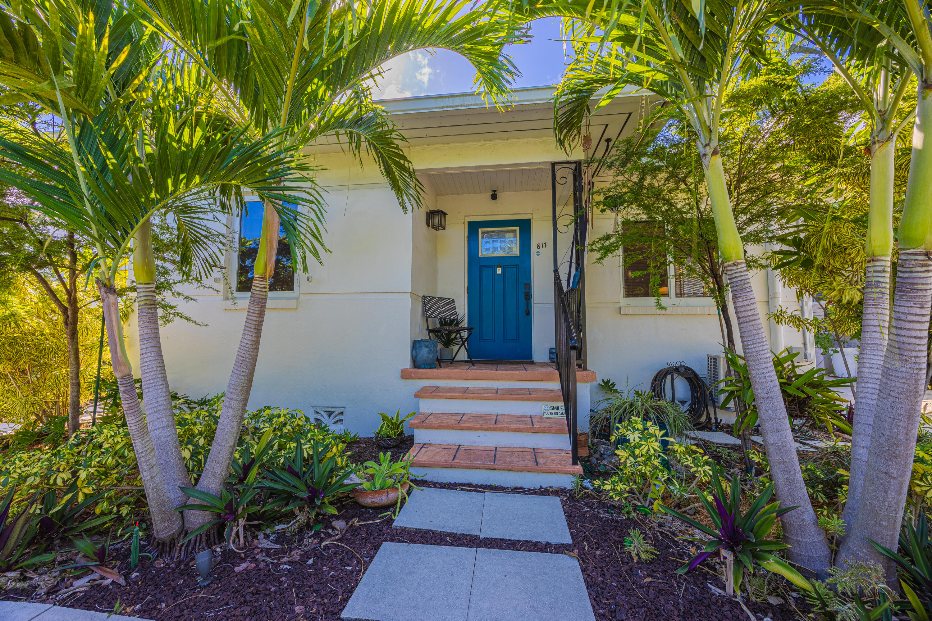 817 N B Street