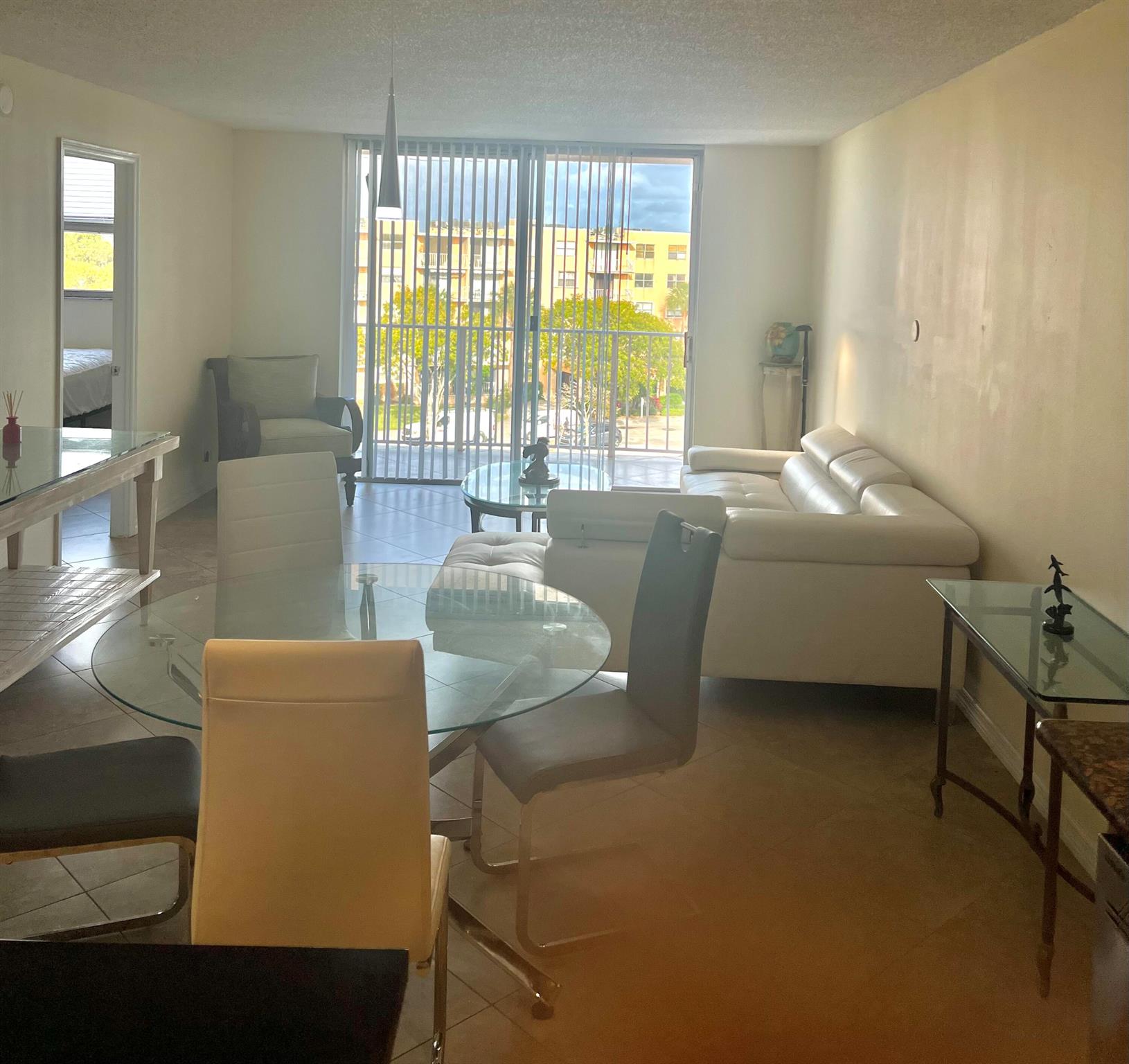 500 Executive Center Drive 5h