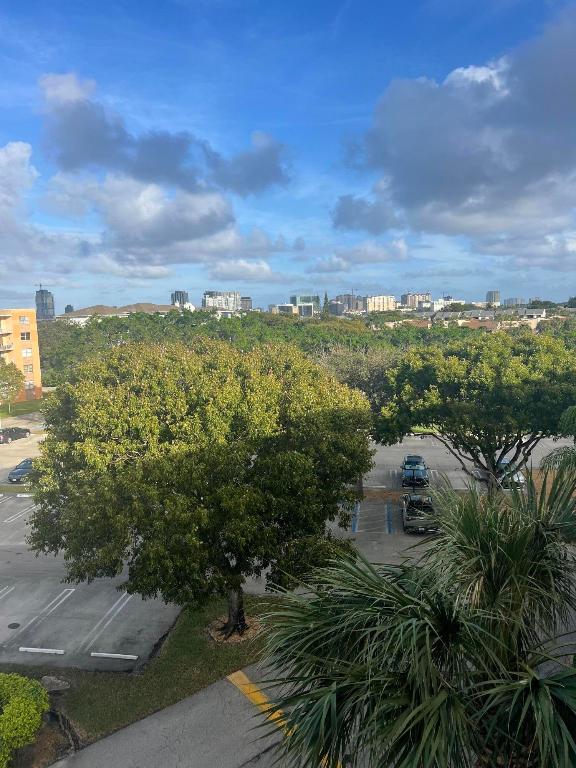 500 Executive Center Drive 5h