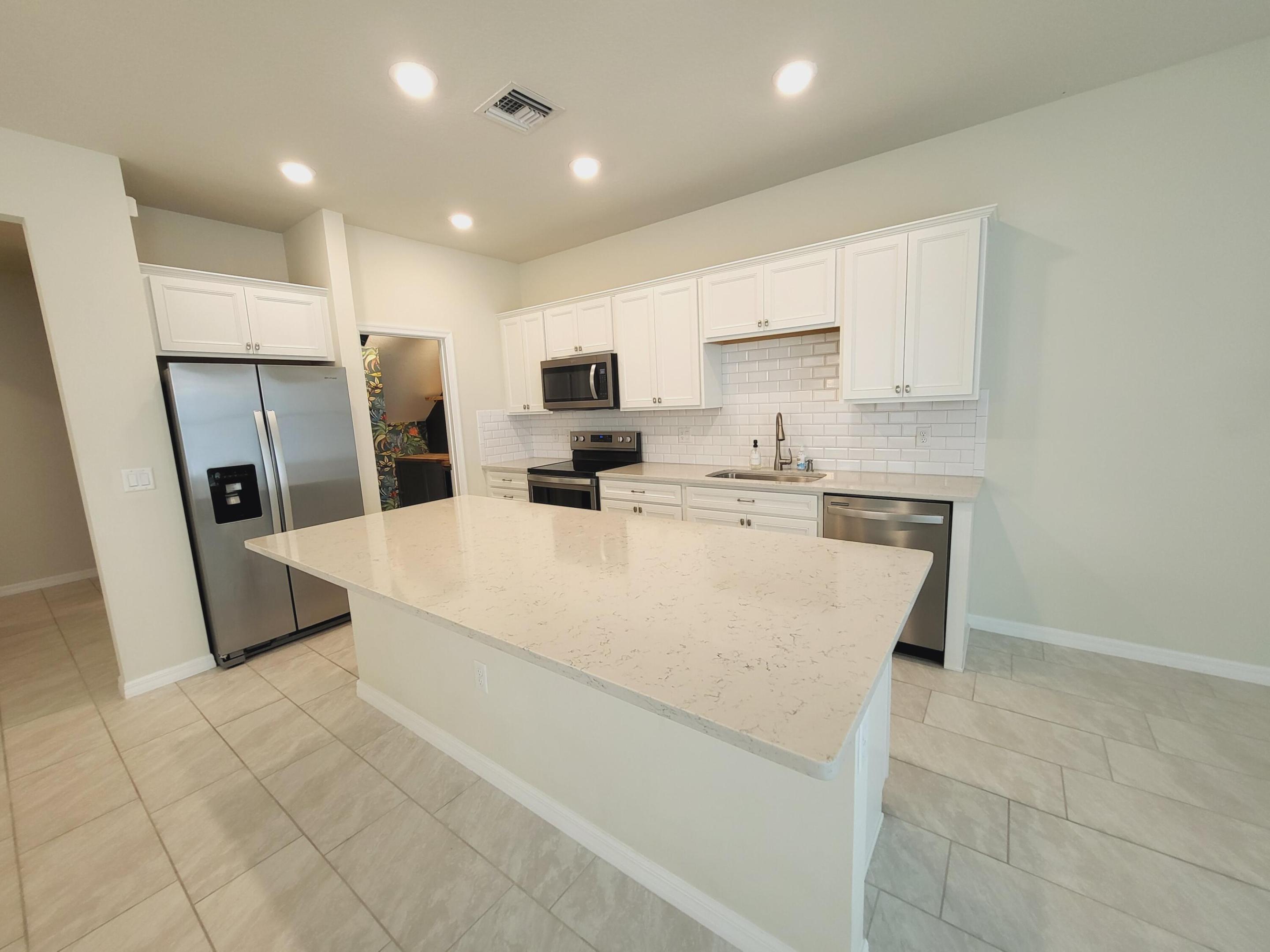 2820 Troubadour St.