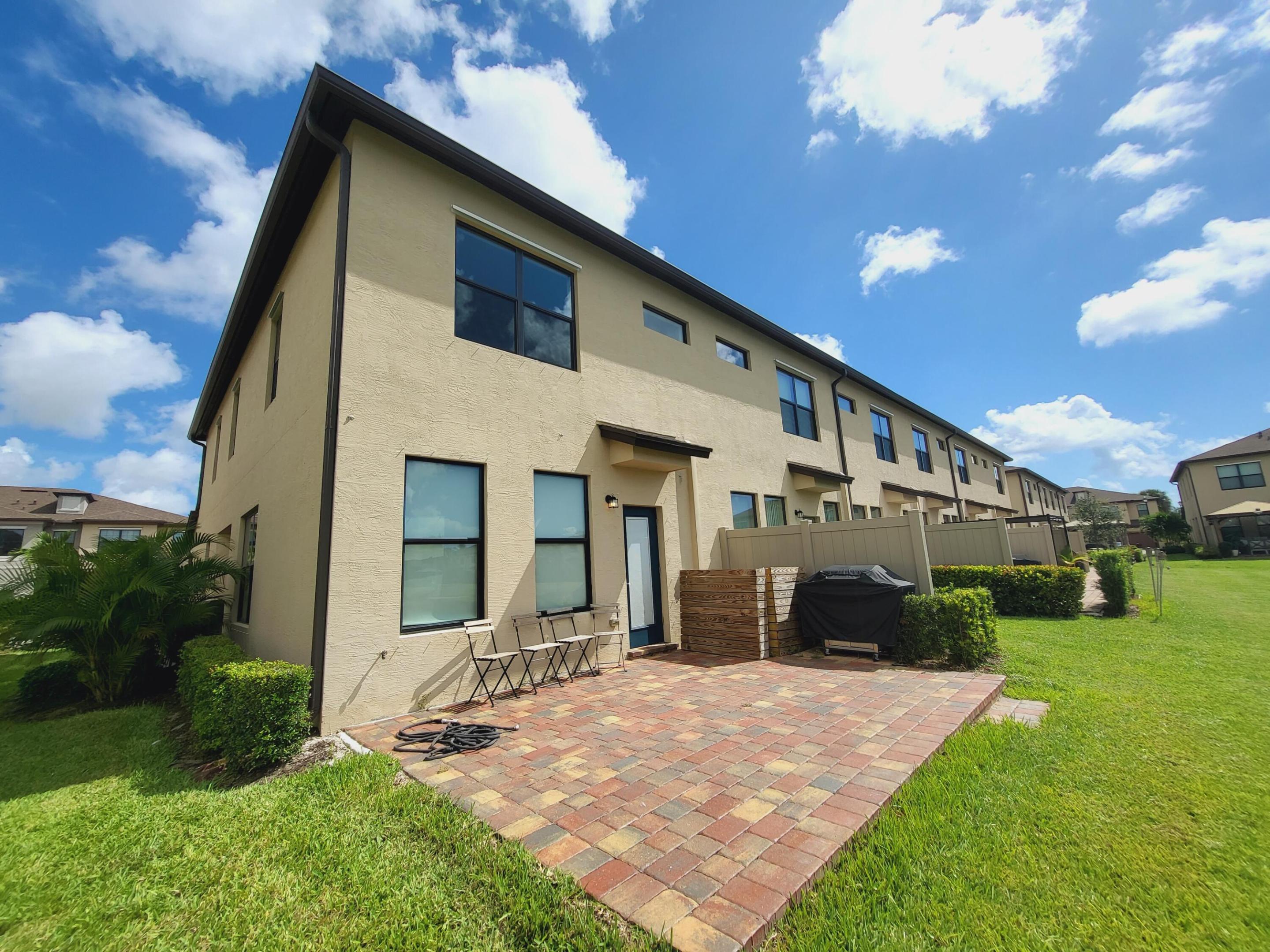 2820 Troubadour St.