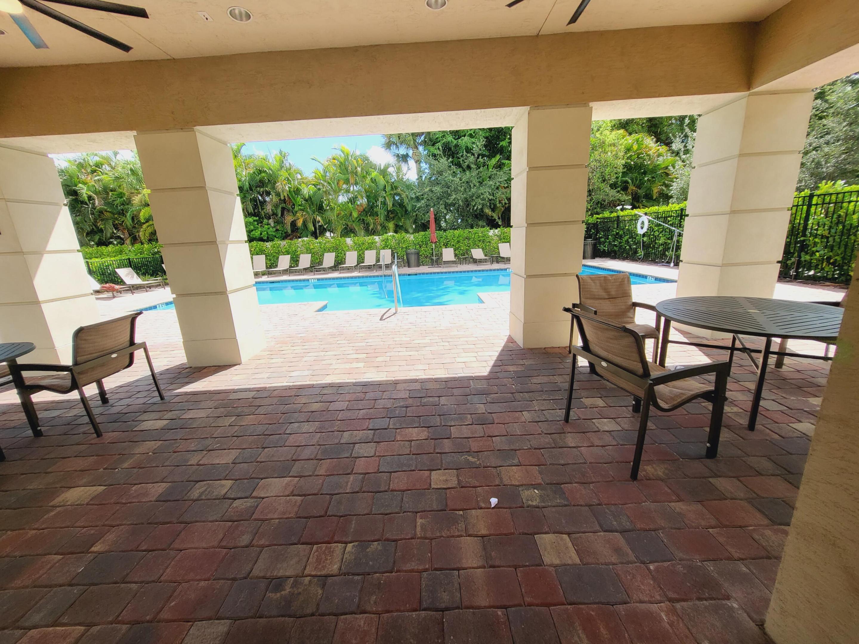 2820 Troubadour St.