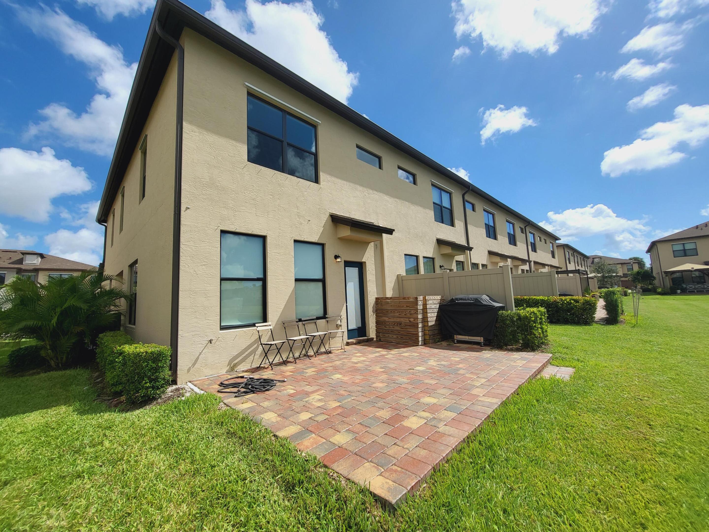 2820 Troubadour St.