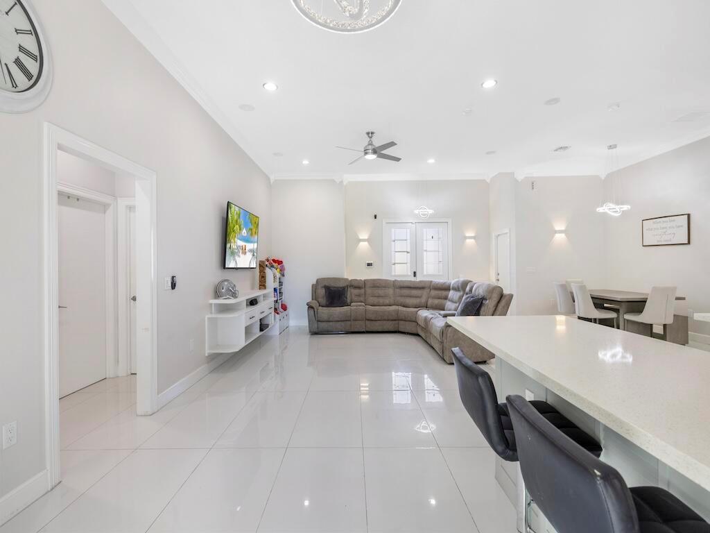 914 SW Mccracken Avenue