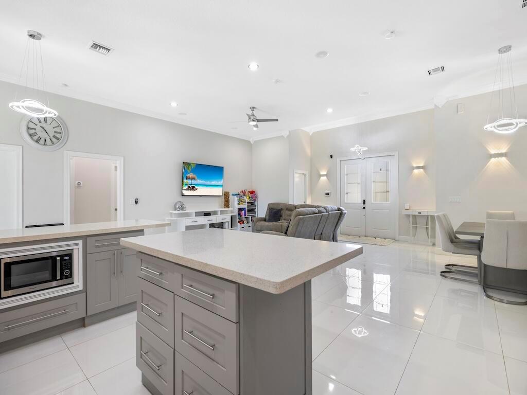 914 SW Mccracken Avenue