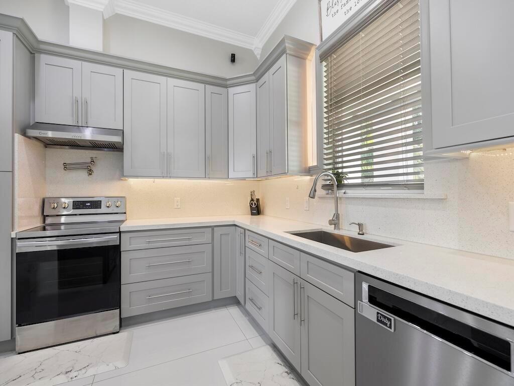 914 SW Mccracken Avenue