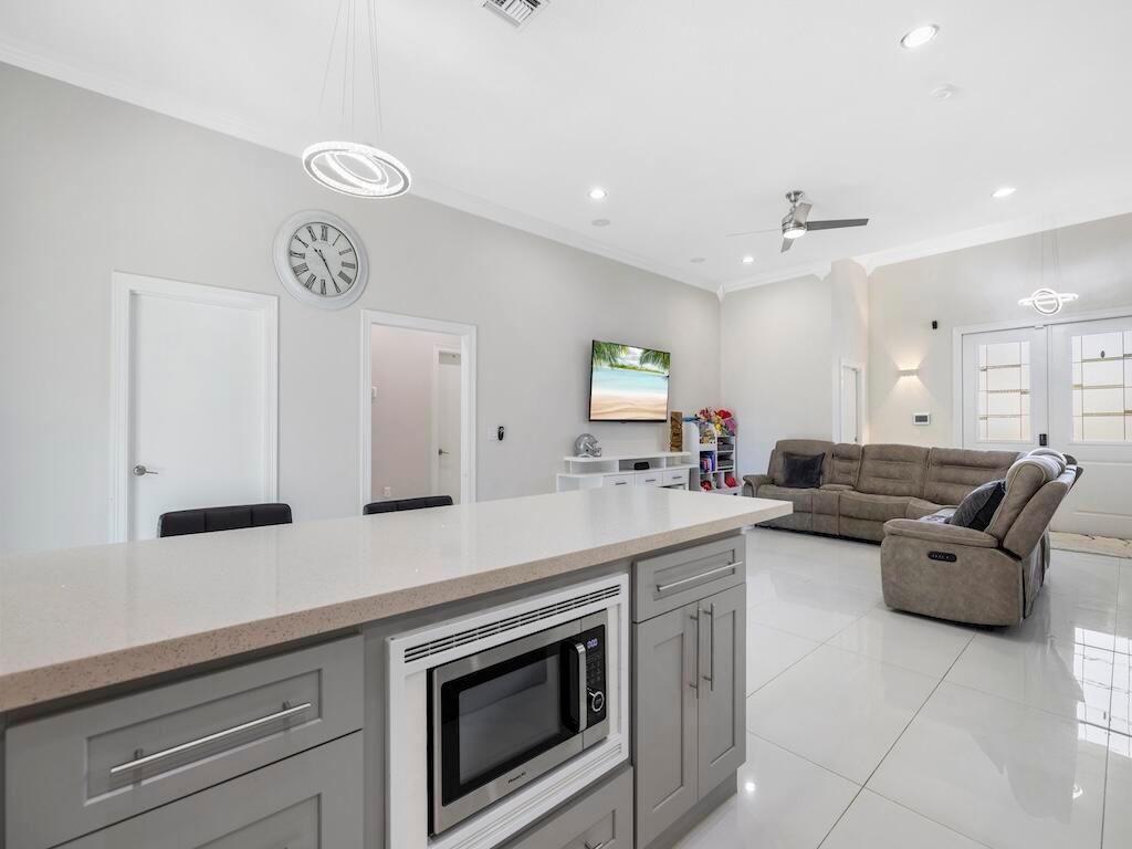 914 SW Mccracken Avenue