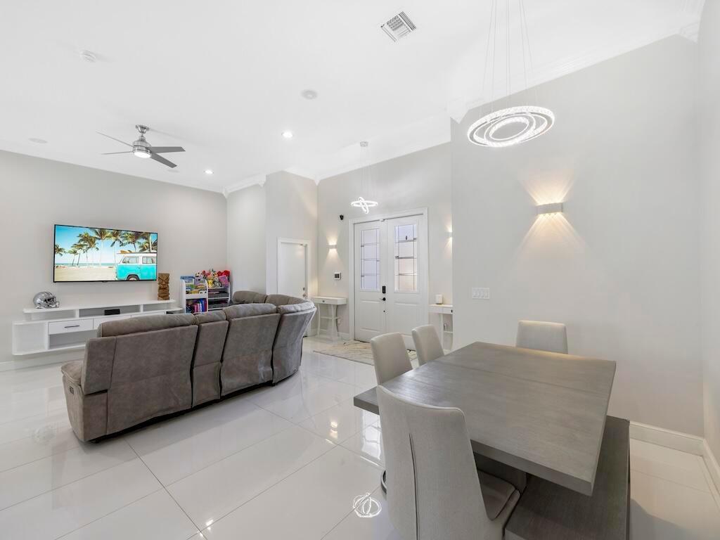 914 SW Mccracken Avenue