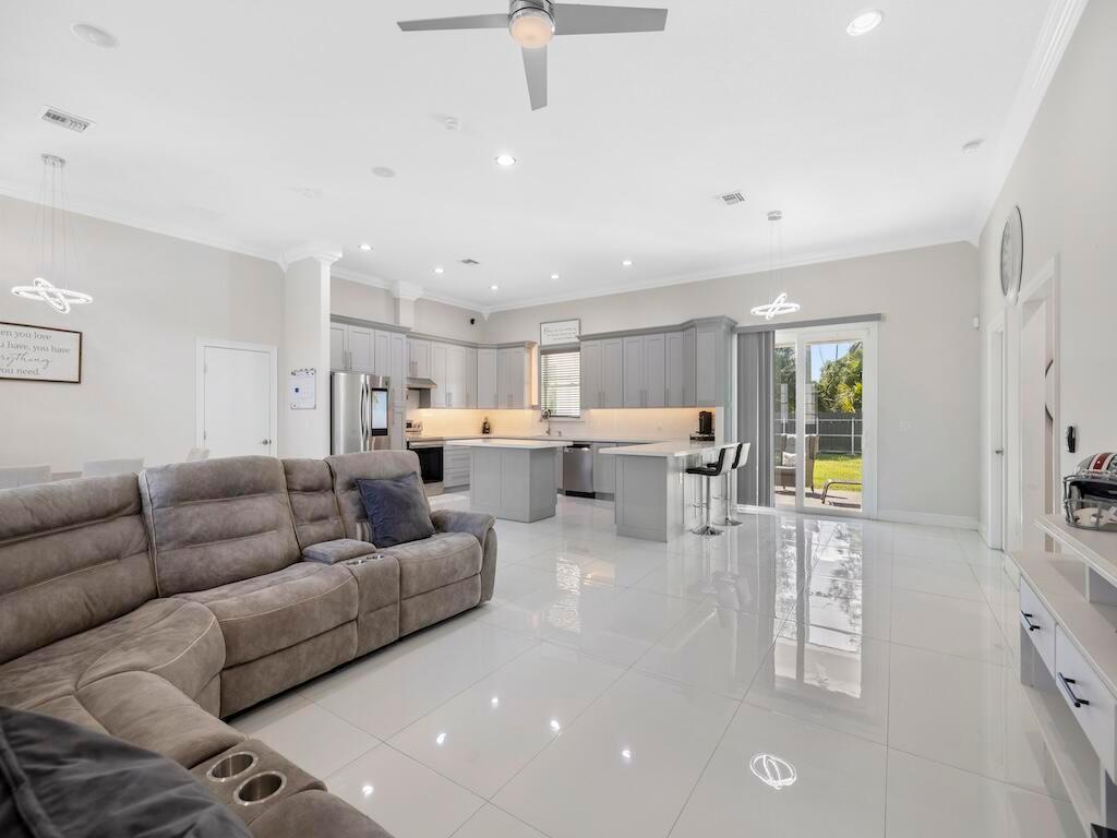 914 SW Mccracken Avenue