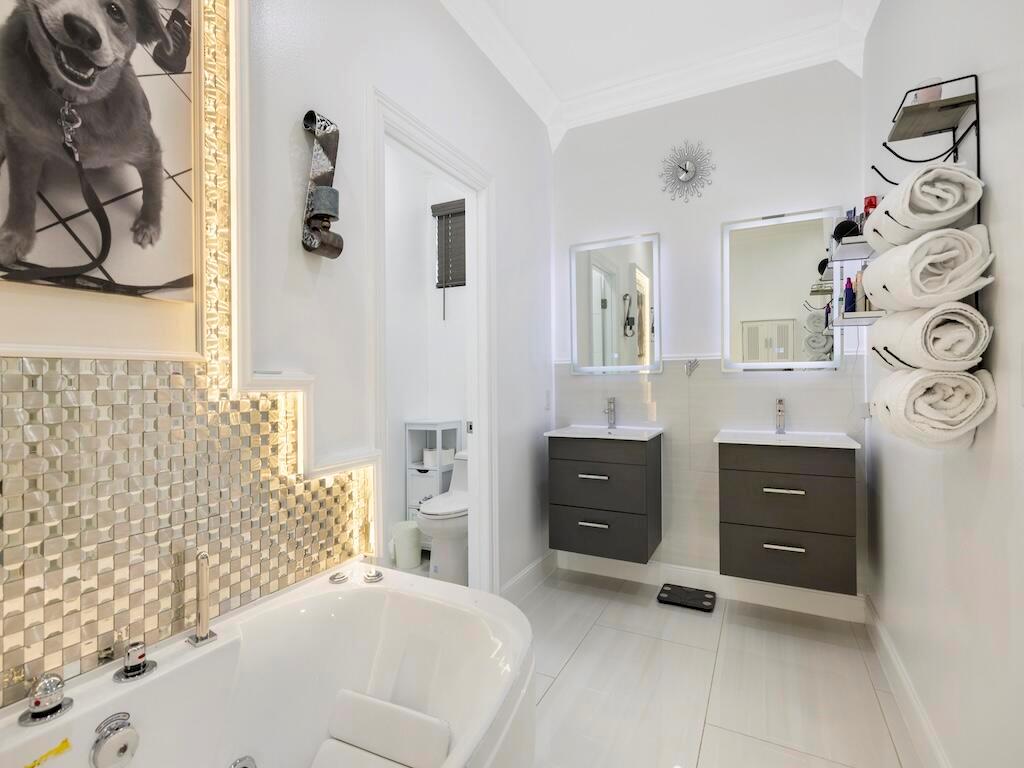 914 SW Mccracken Avenue