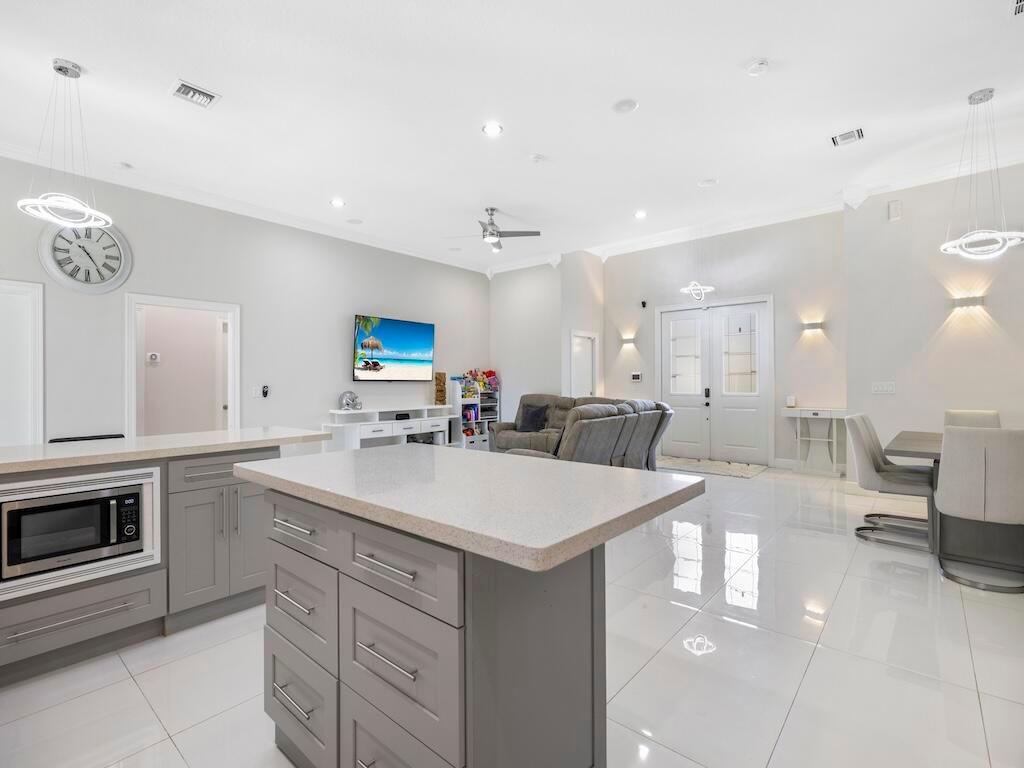 914 SW Mccracken Avenue