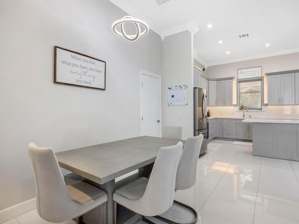 914 SW Mccracken Avenue