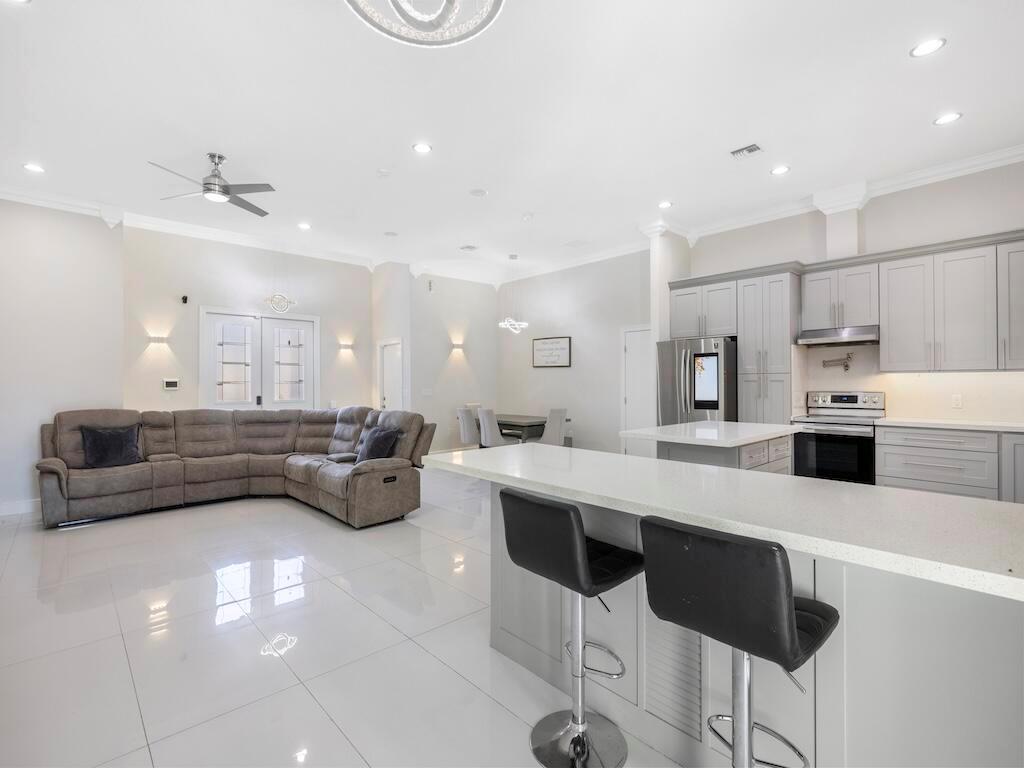 914 SW Mccracken Avenue