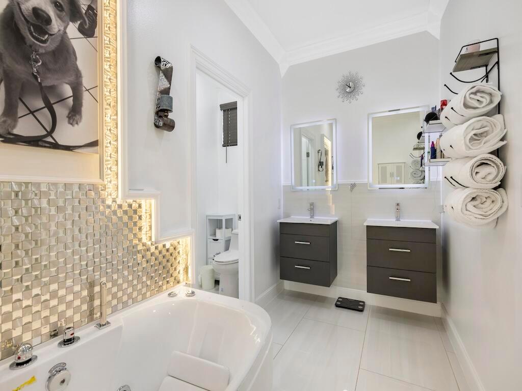 914 SW Mccracken Avenue